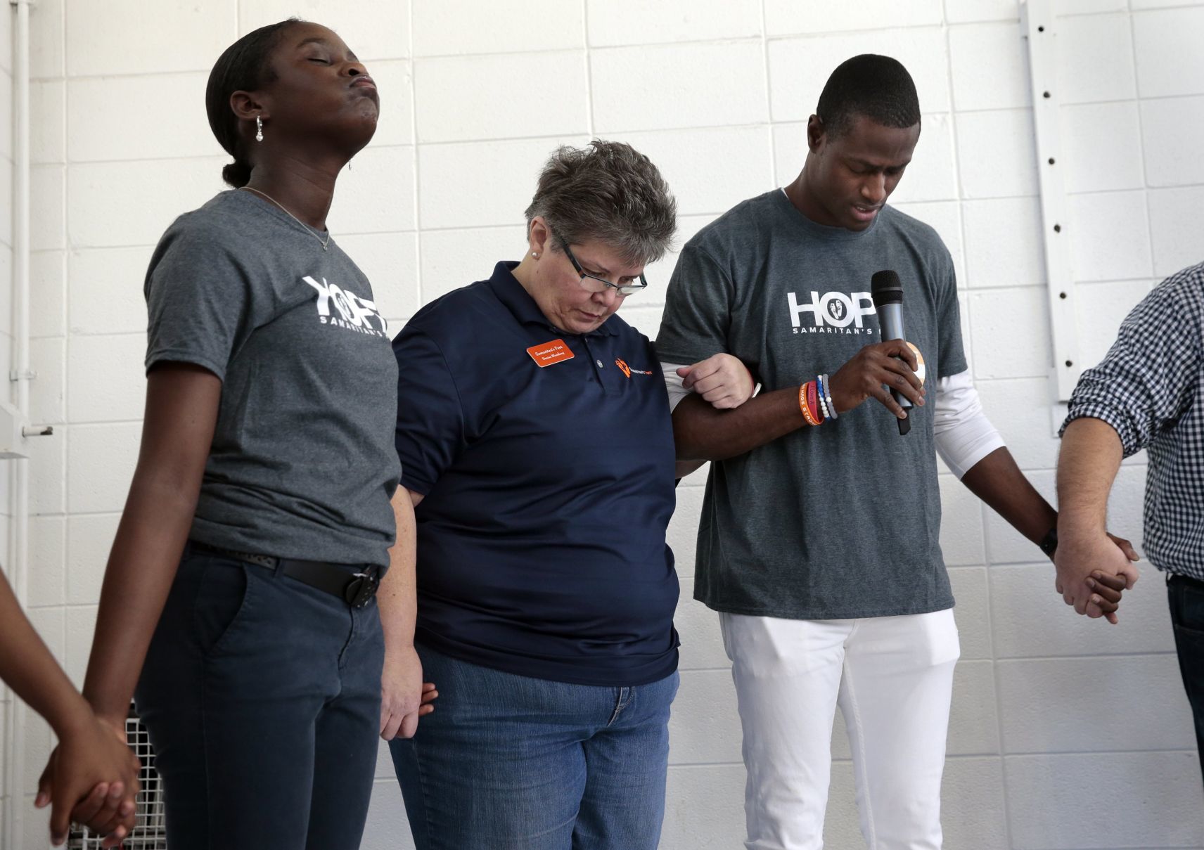 NFL's Desir gives back to St. Louis, one pair of shoes at a time